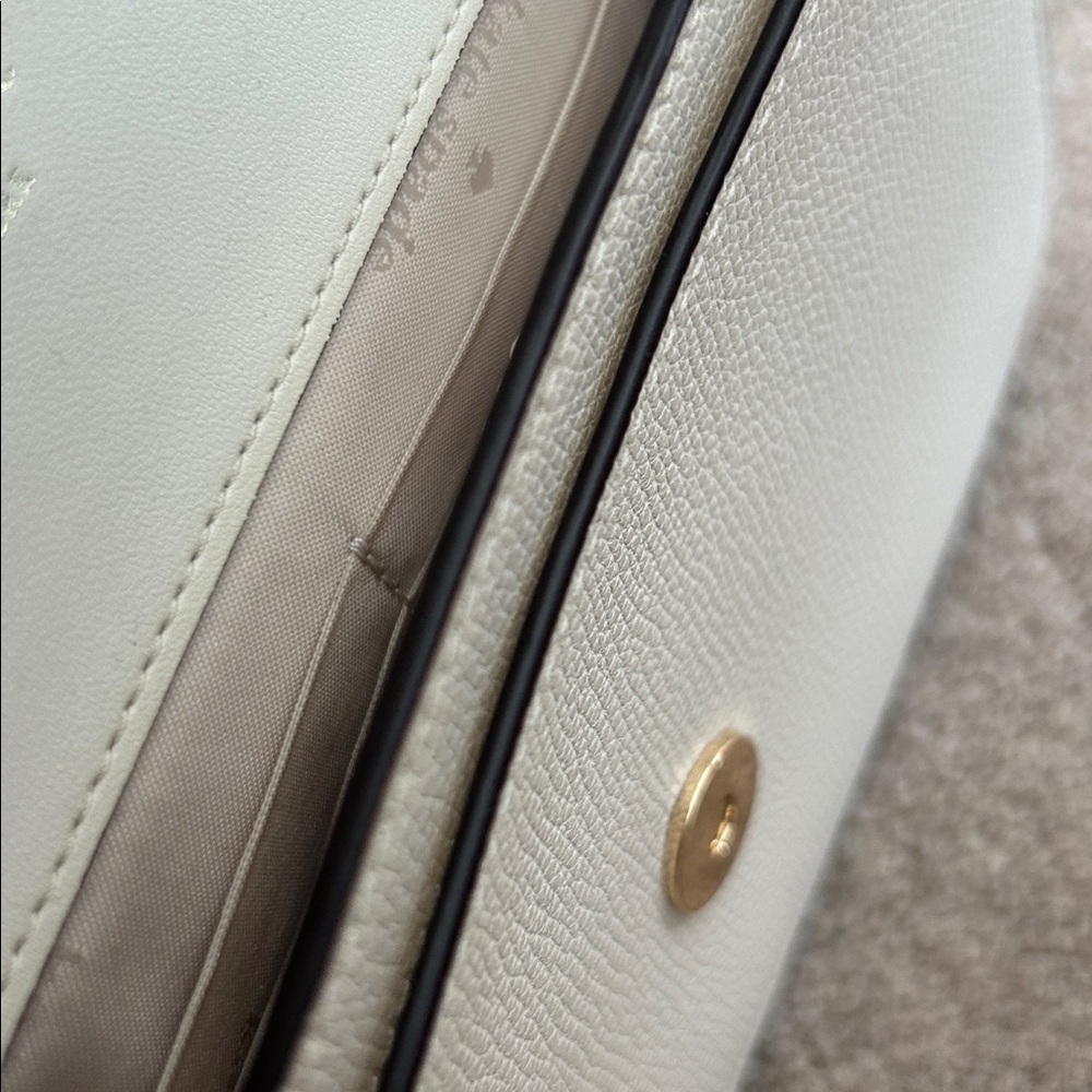Kate Spade Ivory Crossbody Bag with Gold Chain - Picture 4 of 5